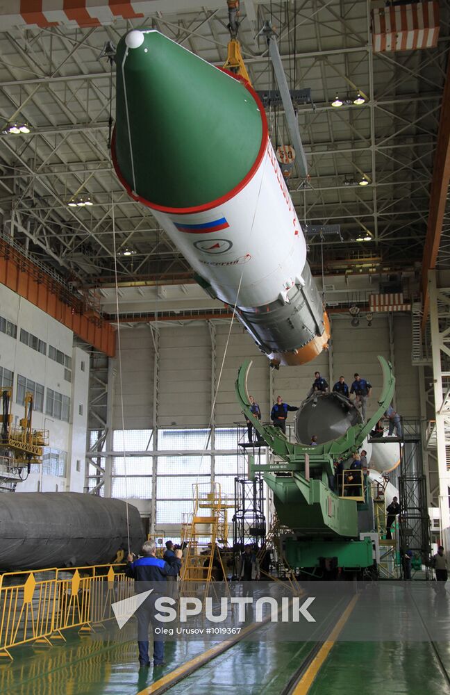 Progress M-14M readied for launch