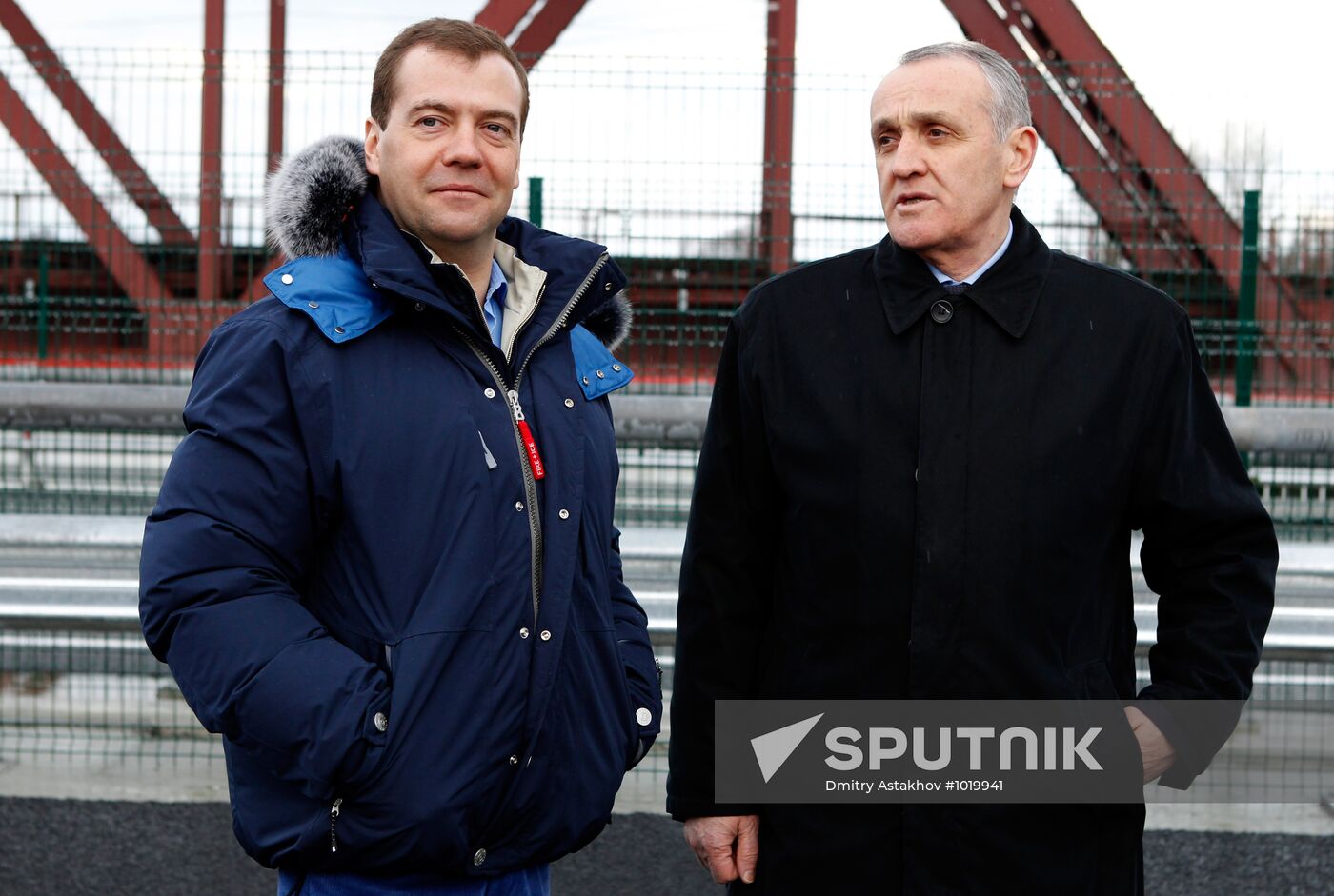 Dmitry Medvedev visits new checkpoint on Russian-Abkhaz border