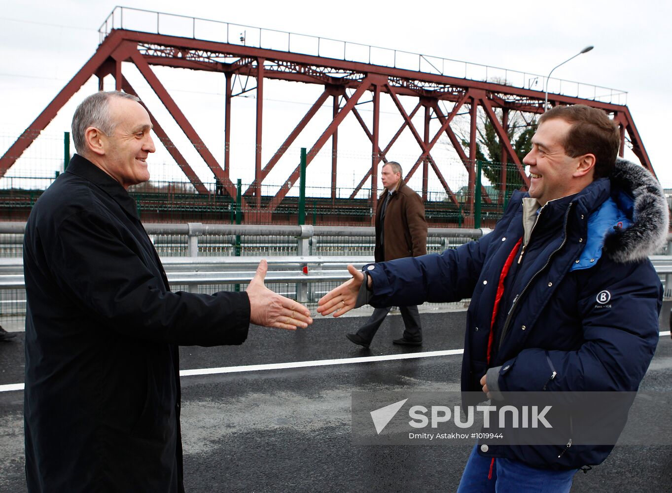 Dmitry Medvedev visits new checkpoint on Russian-Abkhaz border