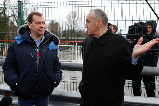 Dmitry Medvedev visits new checkpoint on Russian-Abkhaz border
