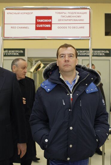 Dmitry Medvedev visits new checkpoint on Russian-Abkhaz border