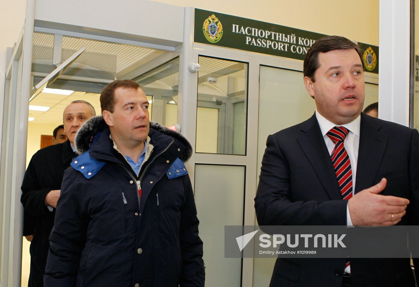 Dmitry Medvedev visits new checkpoint on Russian-Abkhaz border