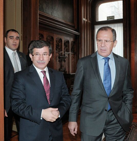 Sergey Lavrov meets Ahmet Davutoglu in Moscow