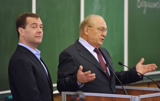 Dmitry Medvedev meets journalism students at MSU