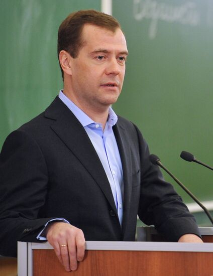 Dmitry Medvedev meets journalism students at MSU