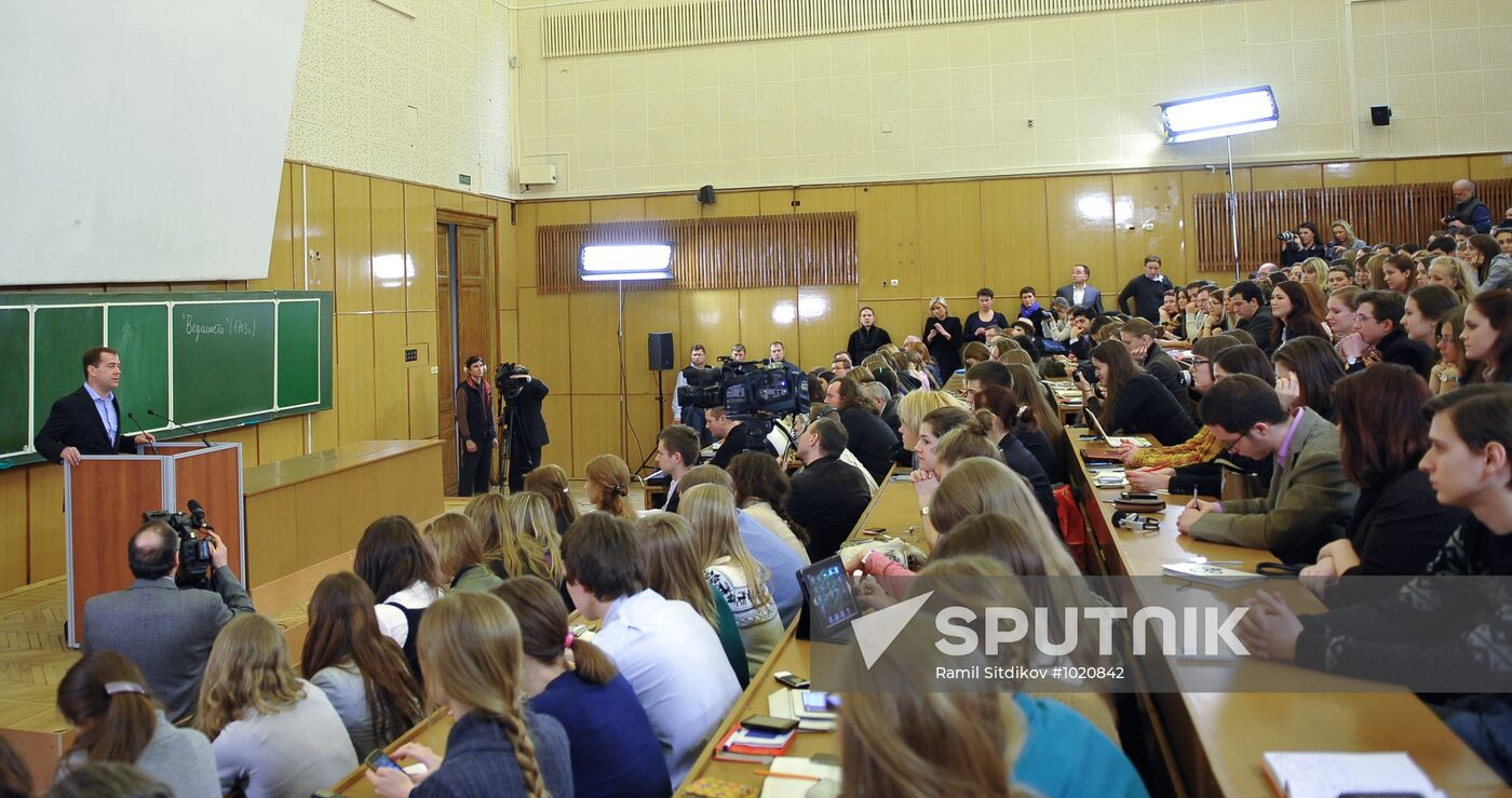 Dmitry Medvedev meets journalism students at MSU