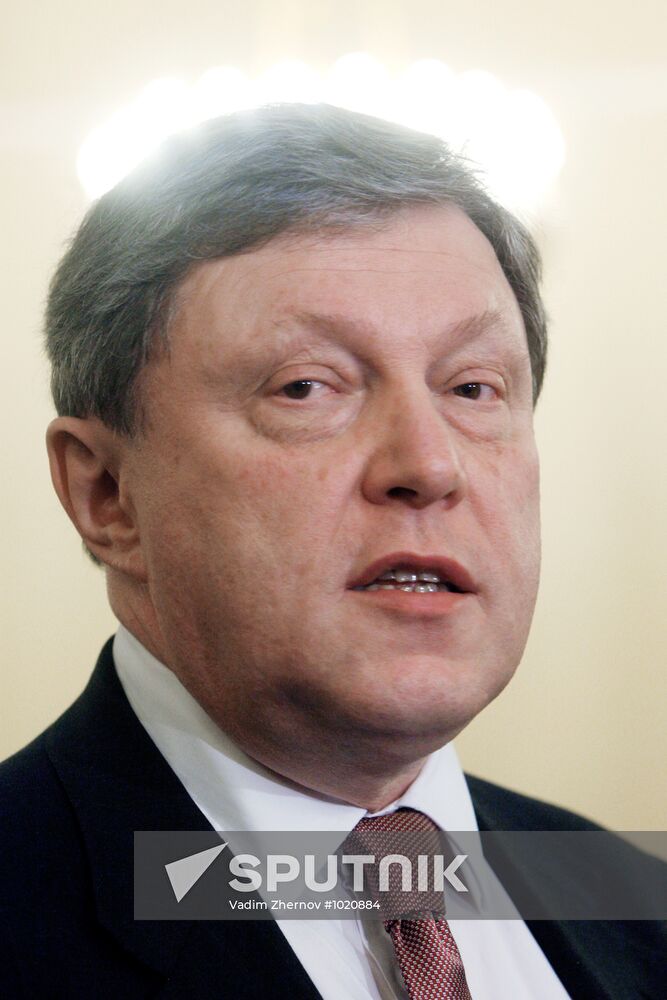 Grigory Yavlinsky gives news conference in St. Petersburg