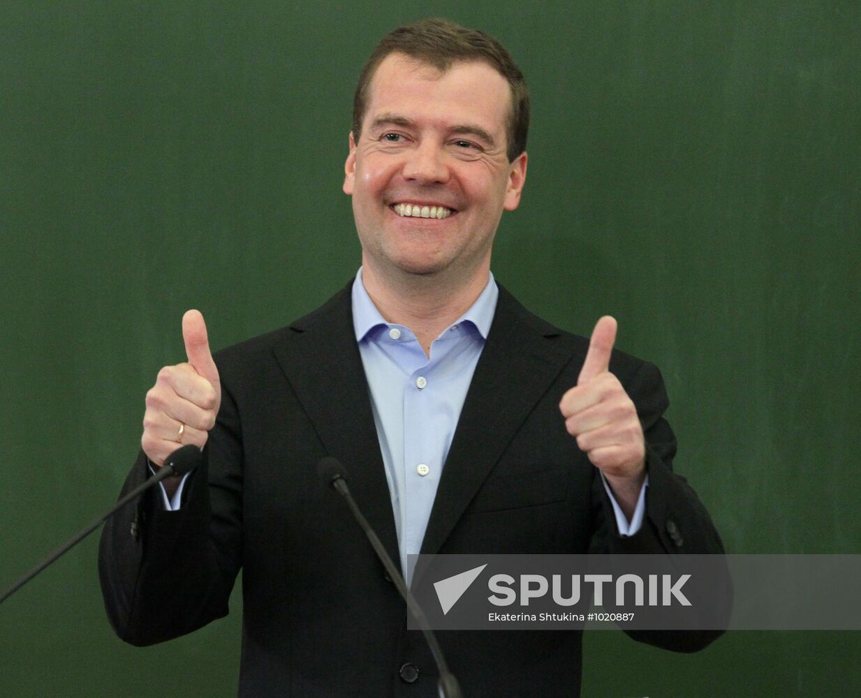 Dmitry Medvedev meets journalism students at MSU