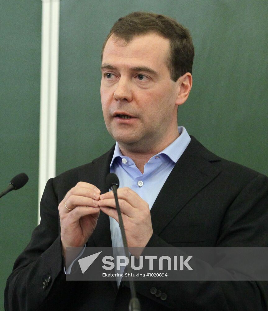 Dmitry Medvedev meets journalism students at MSU