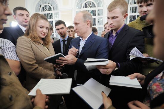 Vladimir Putin on working trip to Siberian Federal District