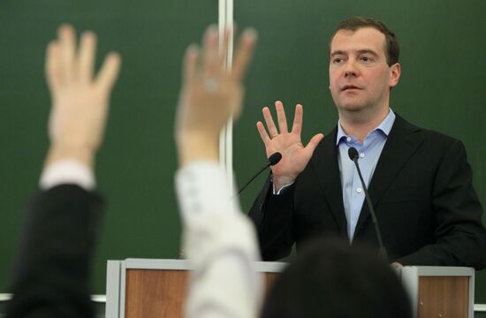 Dmitry Medvedev meets with students of MSU Journalism Department