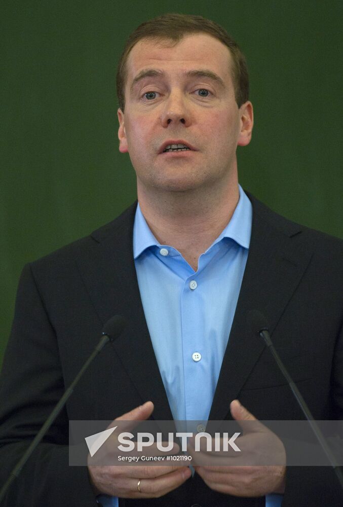 Dmitry Medvedev meets with students of MSU Journalism Department
