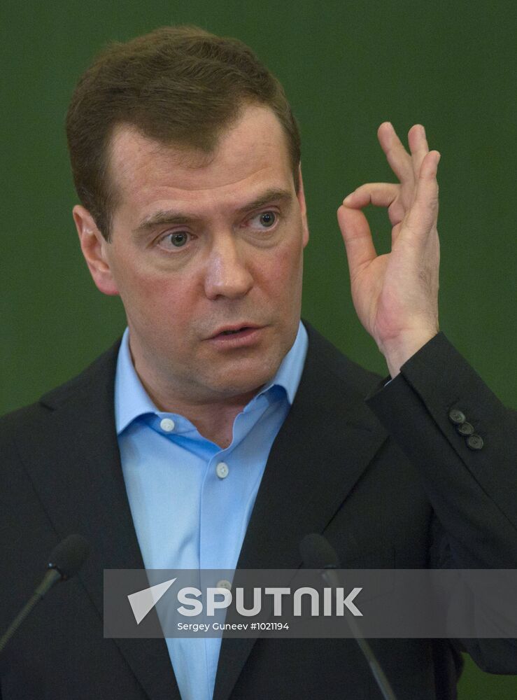 Dmitry Medvedev meets with students of MSU Journalism Department