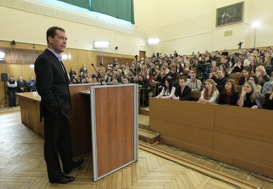 Dmitry Medvedev meets with students of MSU Journalism Department