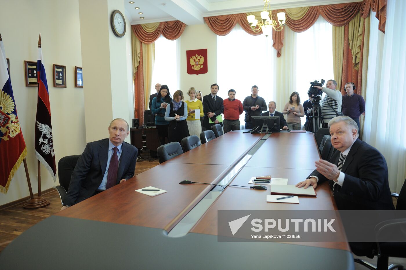 Vladimir Putin visits Federal Migration Service