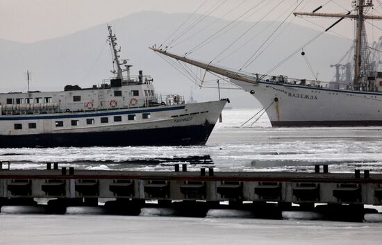Transport disruption in Vladivostok waters