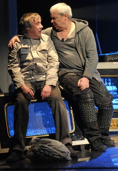 Media-preview of play "Anarchy"