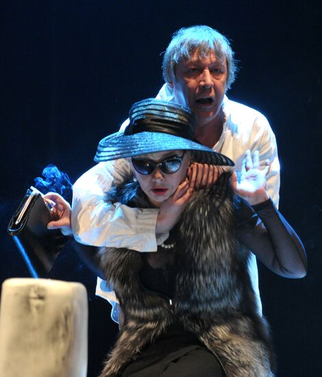 Media-preview of play "Anarchy"