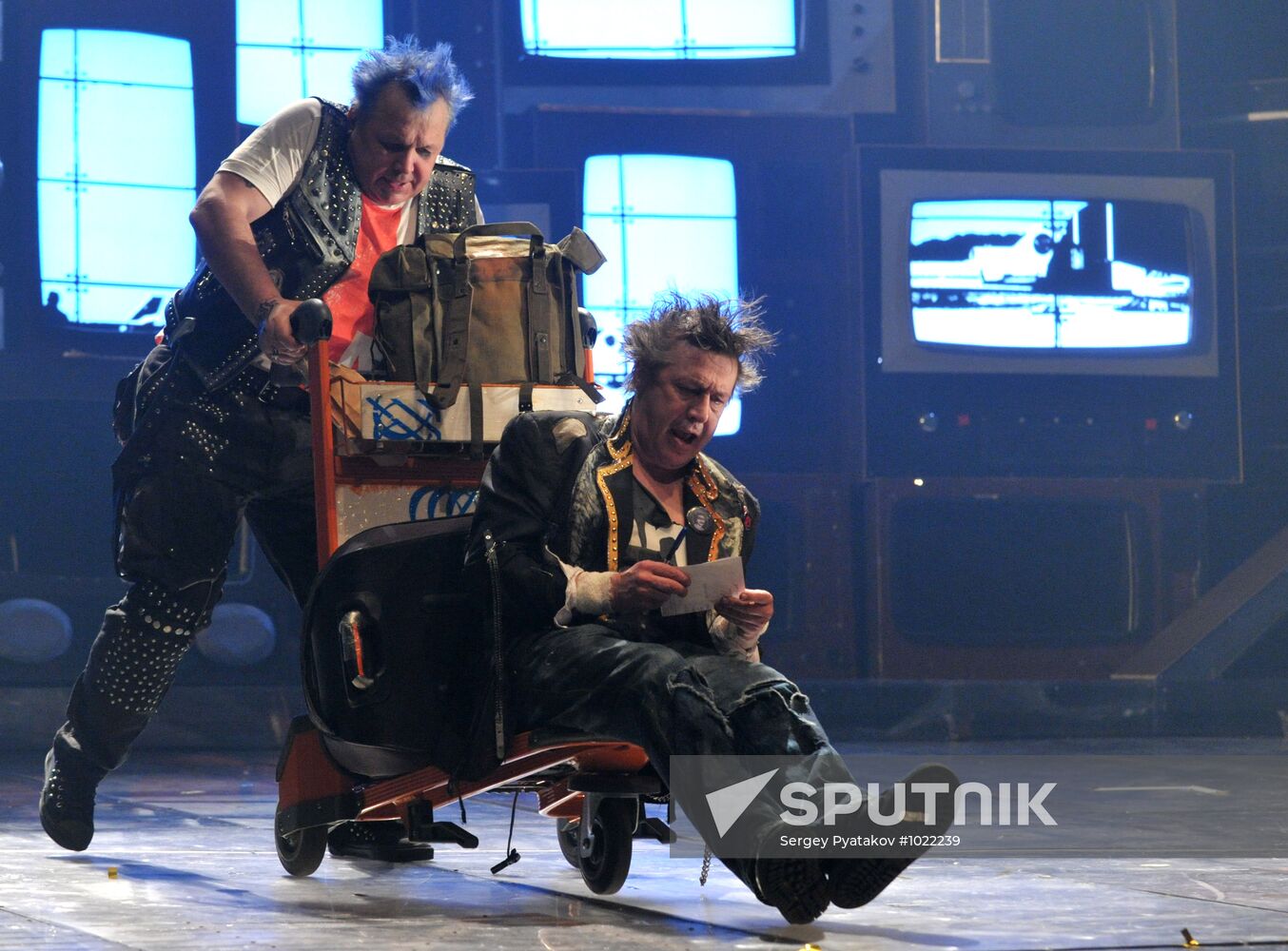 Media-preview of play "Anarchy"