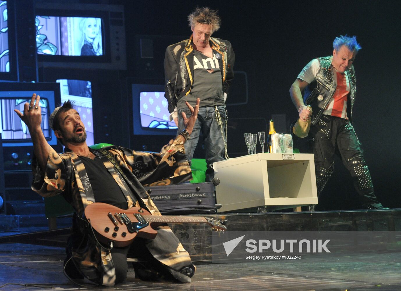 Media-preview of play "Anarchy"