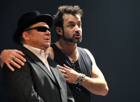 Media-preview of play "Anarchy"