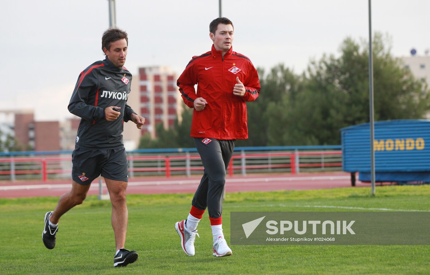 Diniyar Bilyaletdinov arrives for FC Spartak training