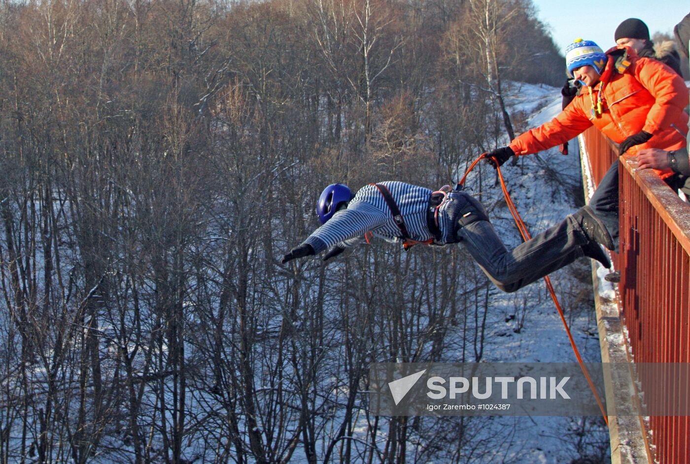 Rope jumping from Chyortov Bridge in Kaliningrad