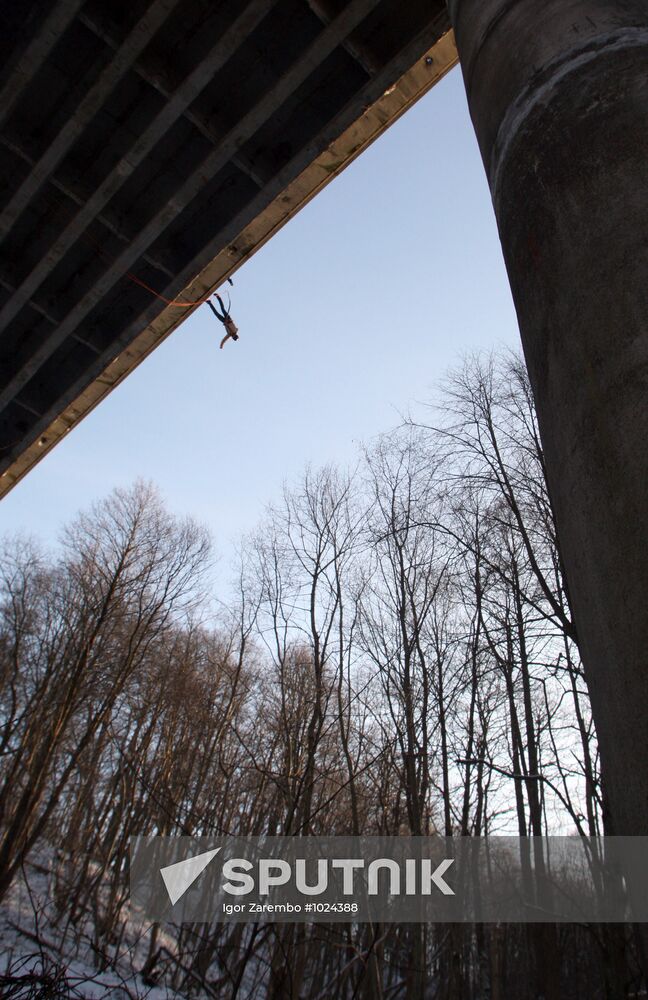 Rope jumping from Chyortov Bridge in Kaliningrad