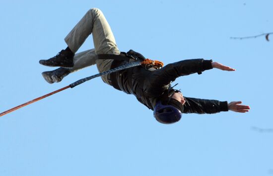 Rope jumping from Chyortov Bridge in Kaliningrad
