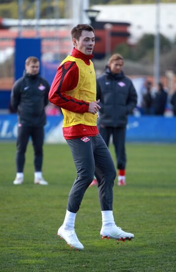 Diniyar Bilyaletdinov attends FC Spartak training session