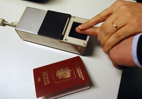 FMS presents samples of documents with fingerprints