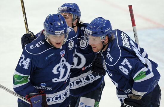 Ice hockey. KHL. Dinamo (Moscow) vs. Dinamo (Riga)