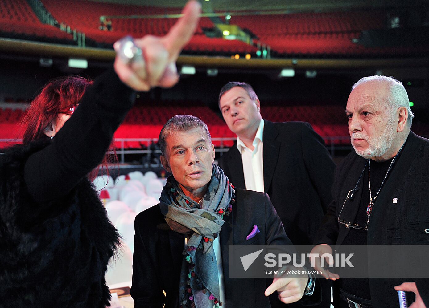 Lev Leshchenko performs anniversary concert