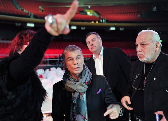 Lev Leshchenko performs anniversary concert