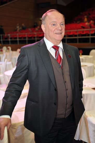 Lev Leshchenko performs anniversary concert