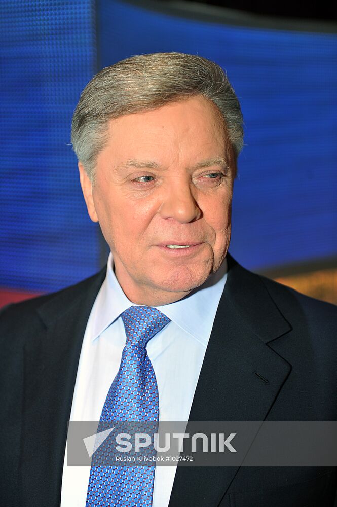 Lev Leshchenko performs anniversary concert