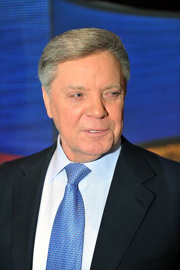 Lev Leshchenko performs anniversary concert