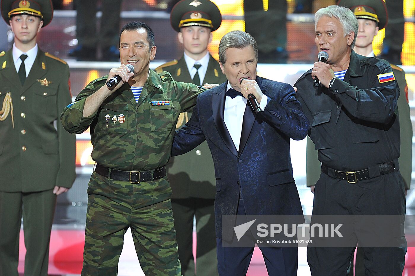 Lev Leshchenko performs anniversary concert