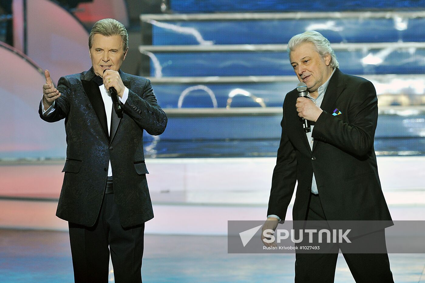 Lev Leshchenko performs anniversary concert