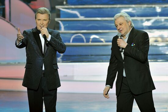 Lev Leshchenko performs anniversary concert