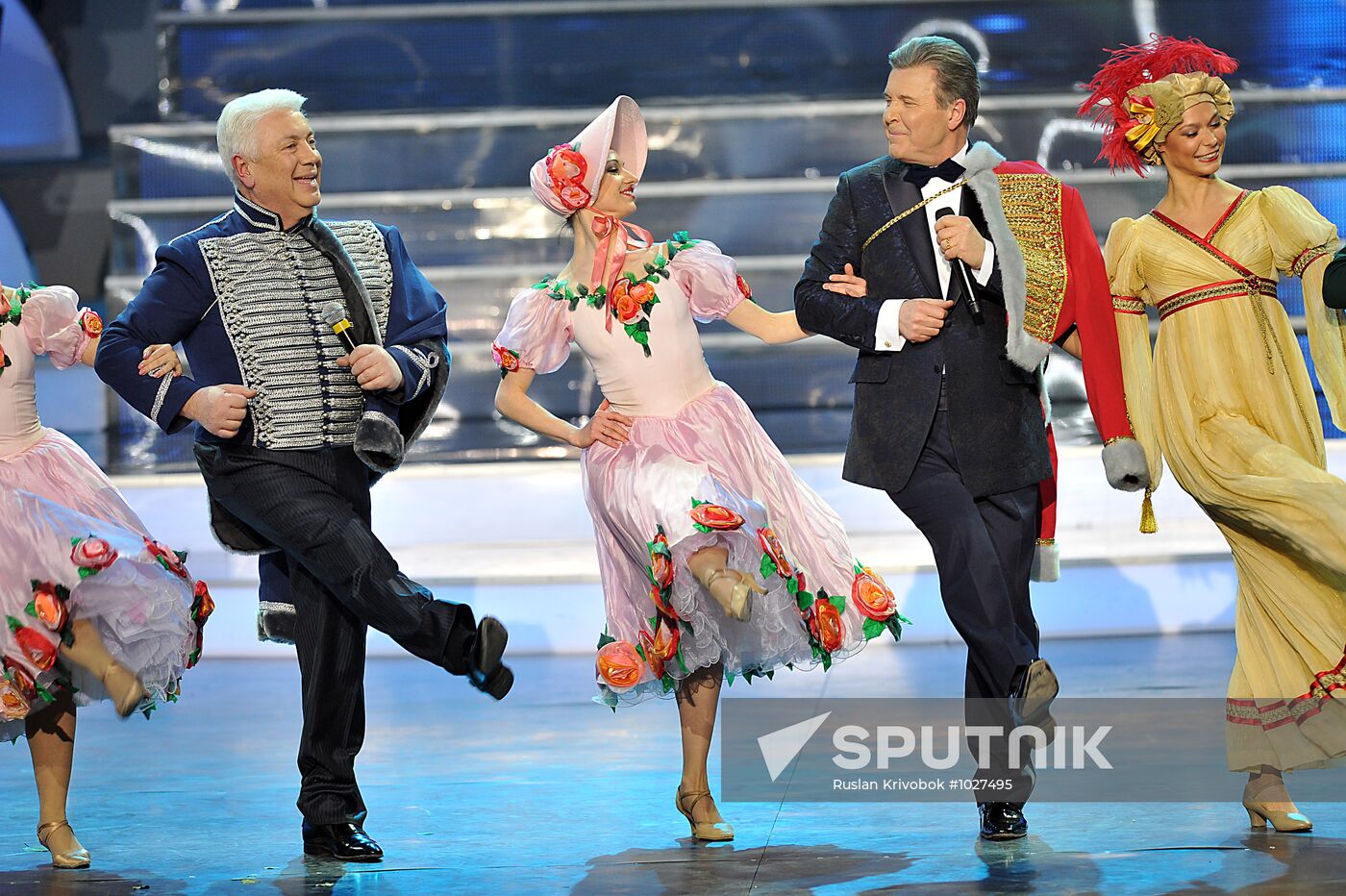 Lev Leshchenko performs anniversary concert
