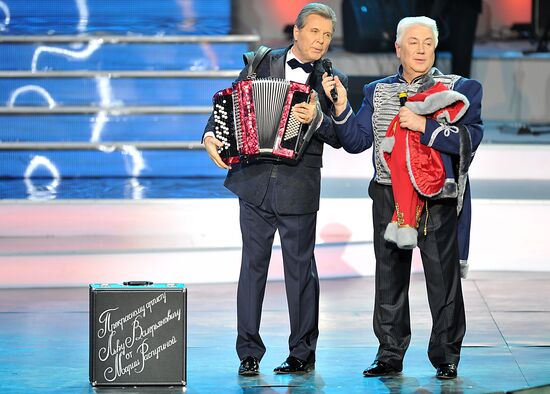 Lev Leshchenko performs anniversary concert