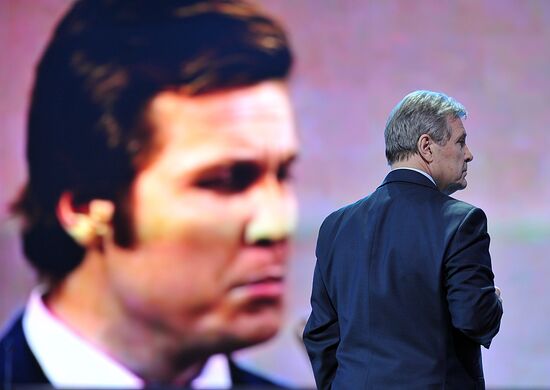 Lev Leshchenko performs anniversary concert