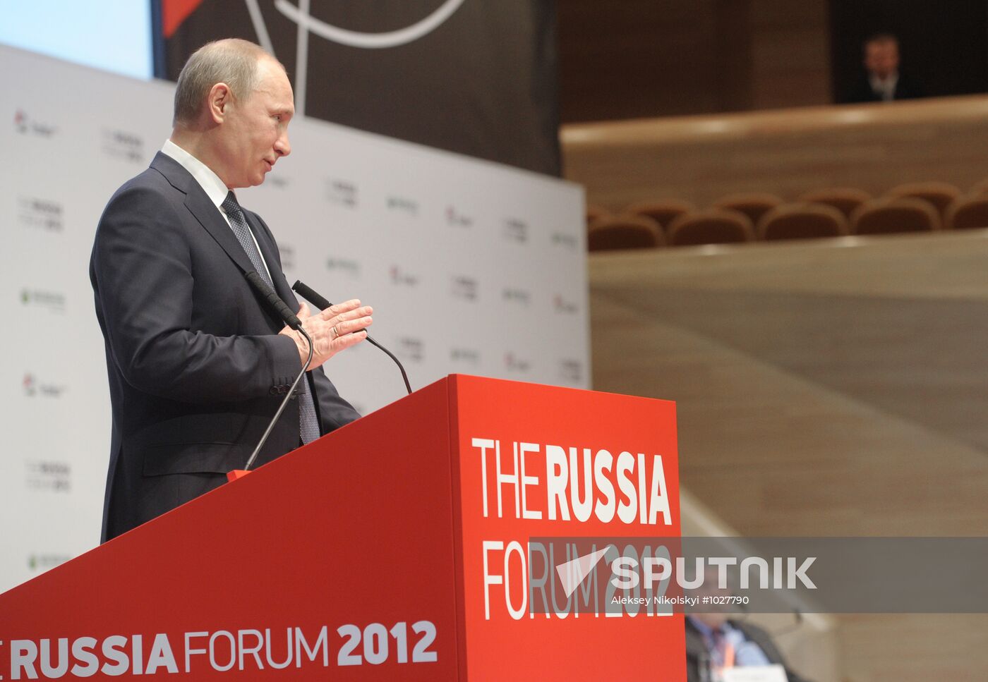 Vladimir Putin attends Russia 2012 investment forum in Moscow