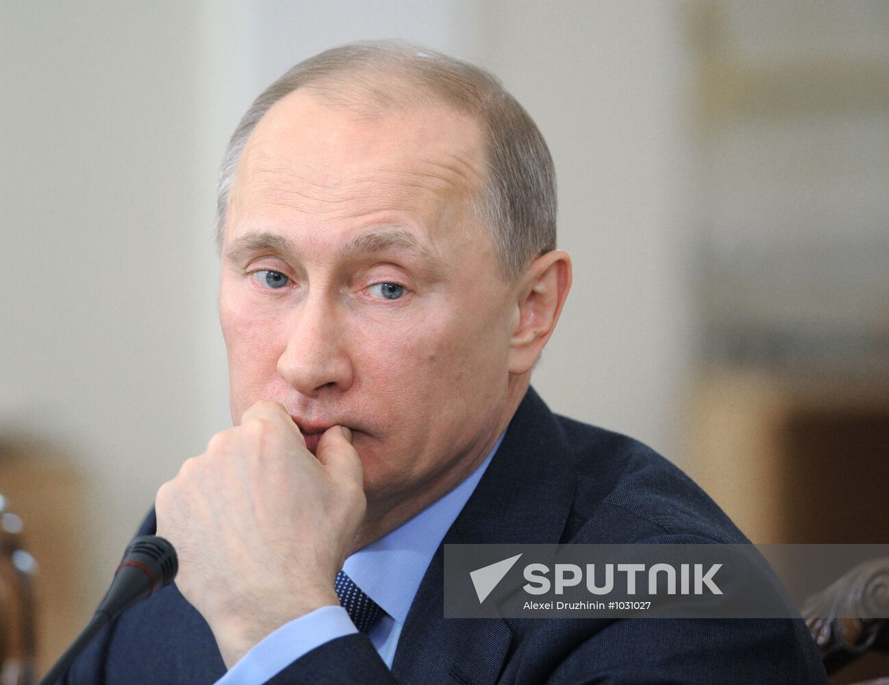 Vladimir Putin meets with political analysts at Novo-Ogaryovo