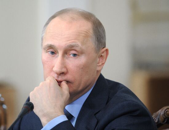 Vladimir Putin meets with political analysts at Novo-Ogaryovo