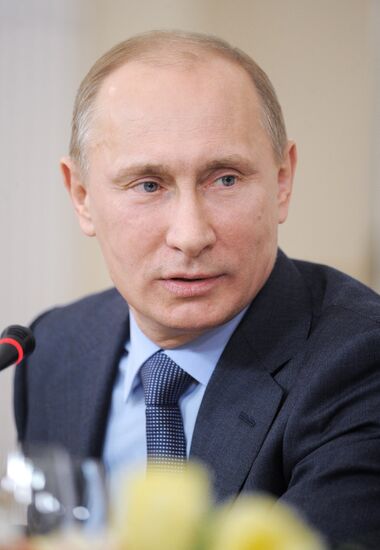 Vladimir Putin meets with political analysts at Novo-Ogaryovo