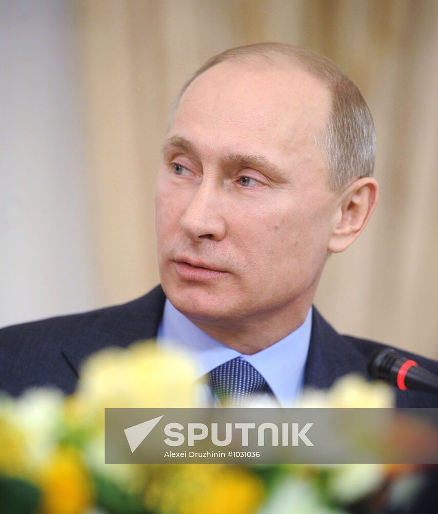 Vladimir Putin meets with political analysts at Novo-Ogaryovo