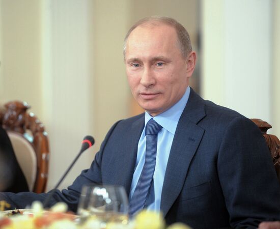 Vladimir Putin meets with political analysts at Novo-Ogaryovo