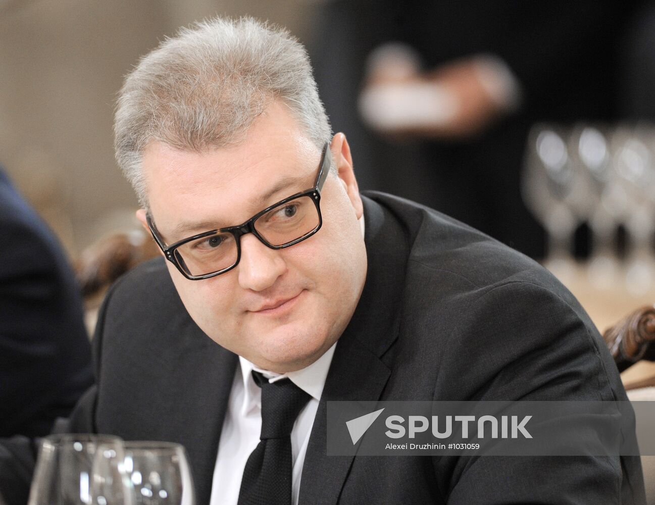 Vladimir Putin meets with political analysts at Novo-Ogaryovo